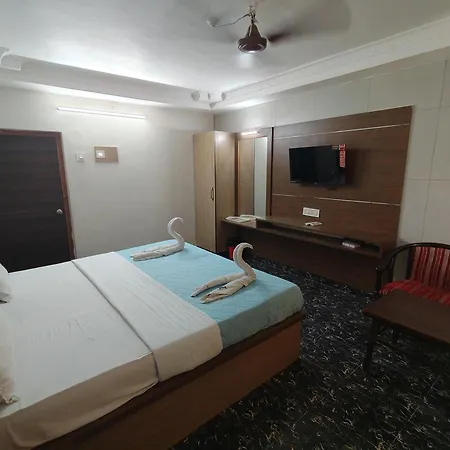Hotel Picnic Velankanni Exterior photo