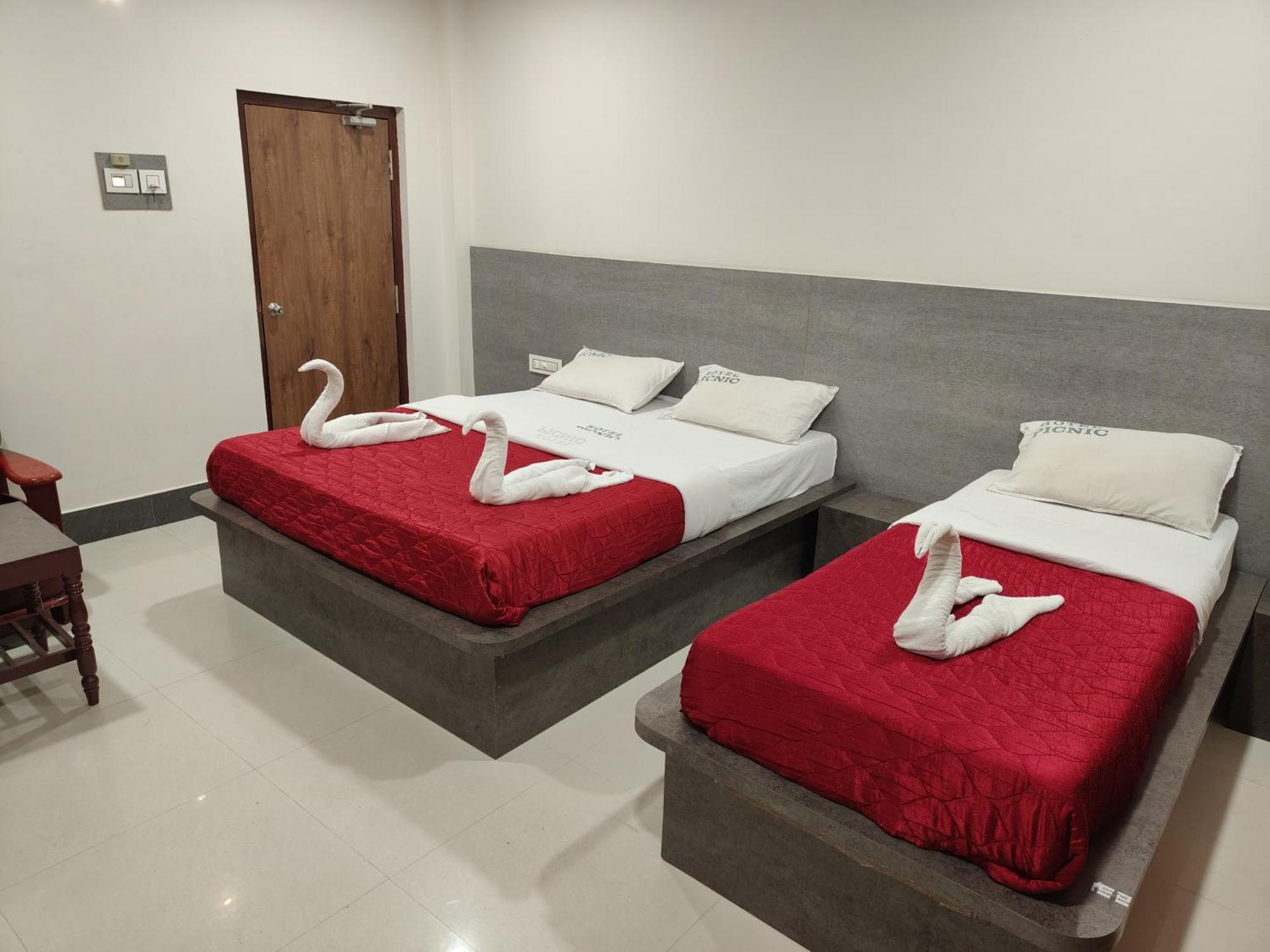 Picnic Hotel 2*