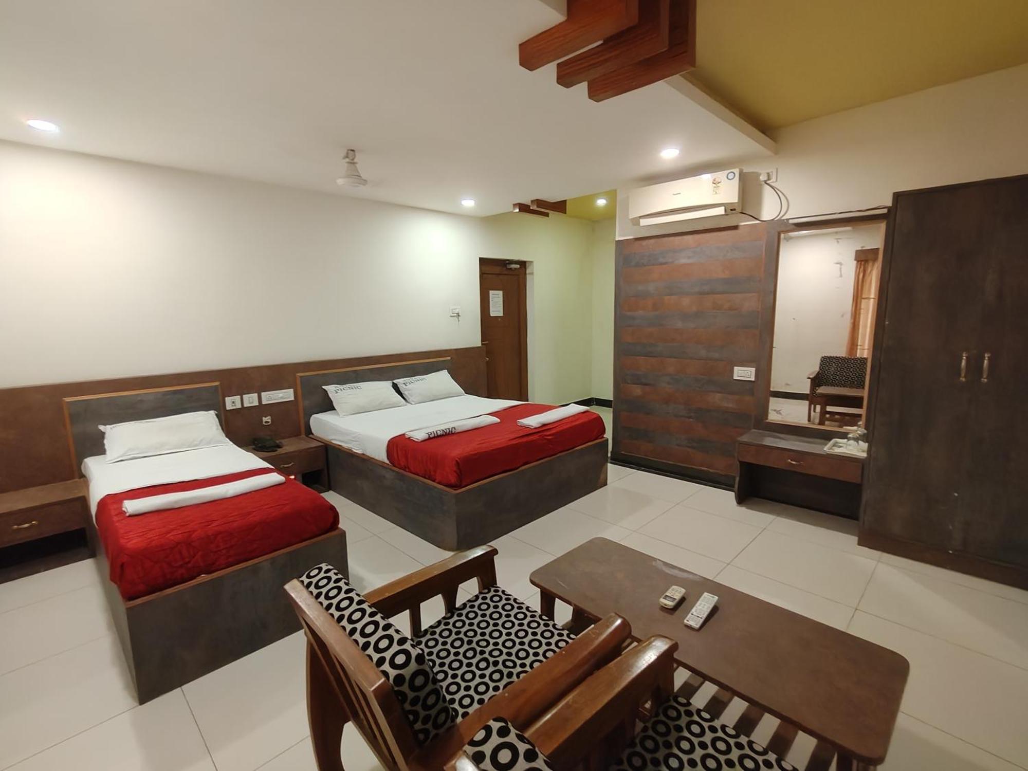 Picnic Hotel Velankanni